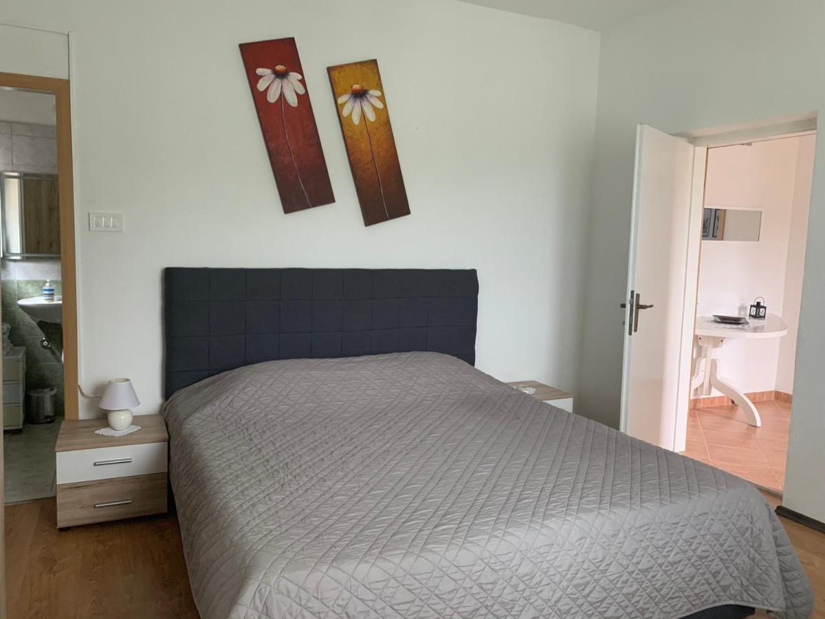 Apartmani Spomenka Seline ภายนอก รูปภาพ