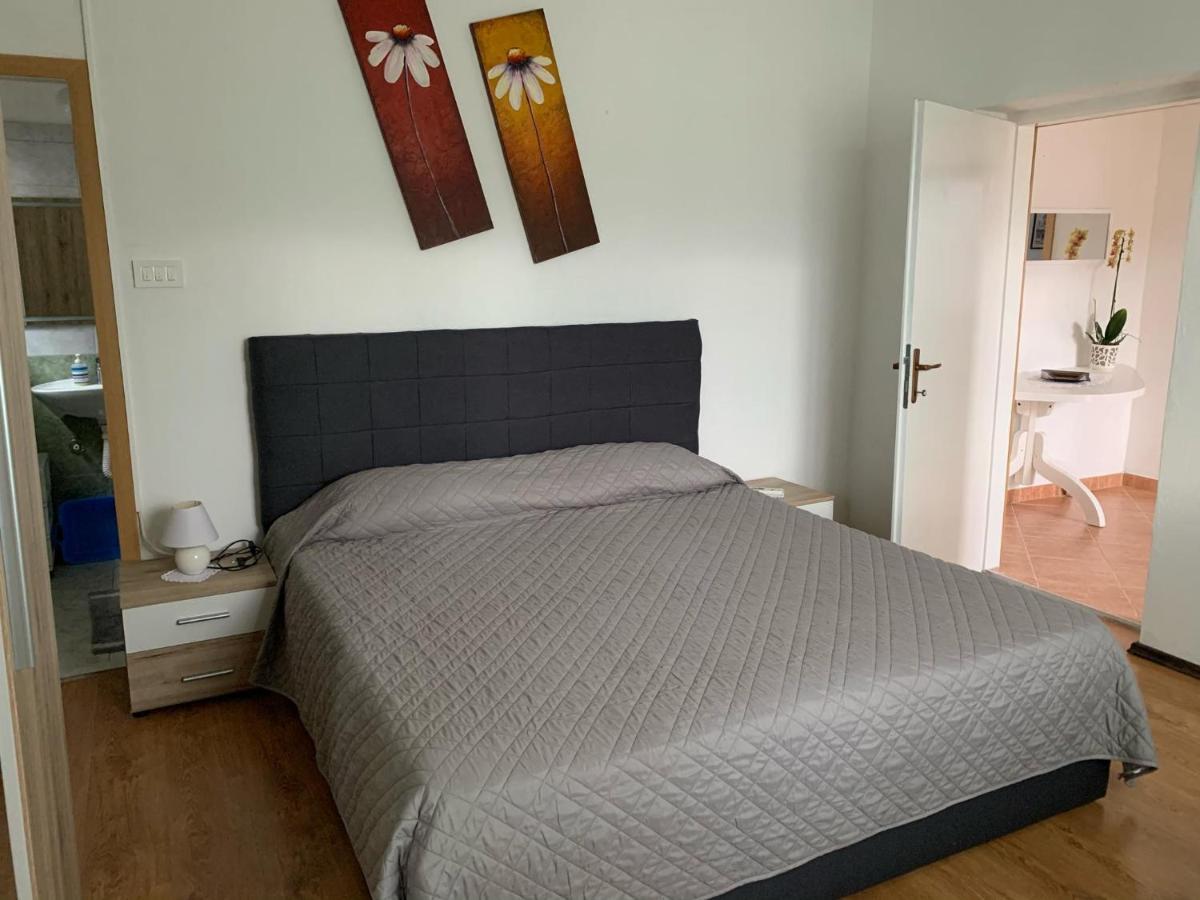 Apartmani Spomenka Seline ภายนอก รูปภาพ